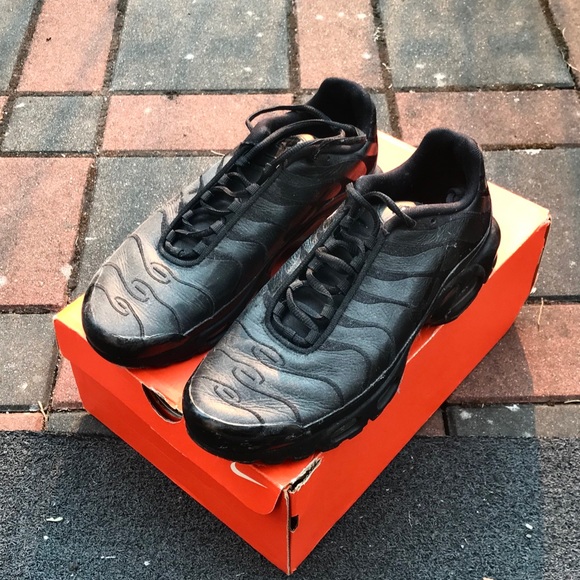 Nike Airmax Plus Triple Black Shoe - Picture 1 of 4